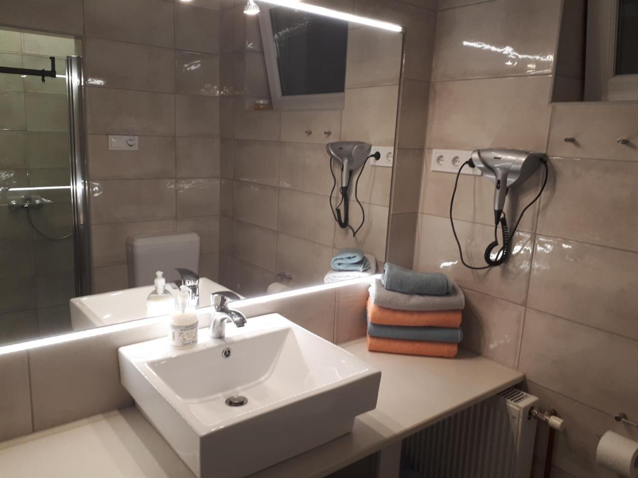 Kertvárosi Apartman Tiszaújváros Exterior foto